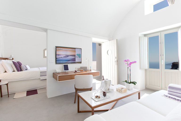 Luxury Suites | Grace Hotel in Santorini, Greece - Santorini Hotel