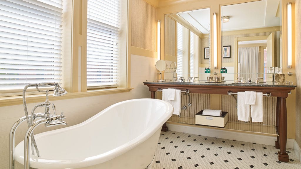 Deluxe Rooms & Suites Galleries - Hotel Jerome