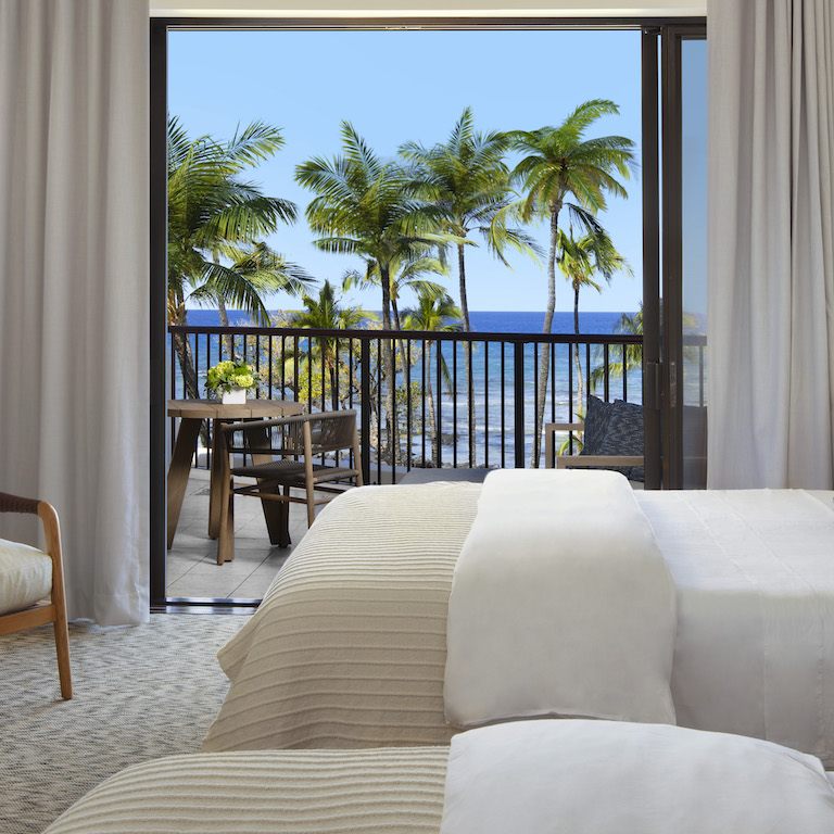 Oceanfront Two Queen Accessible Guestroom – Mauna Lani