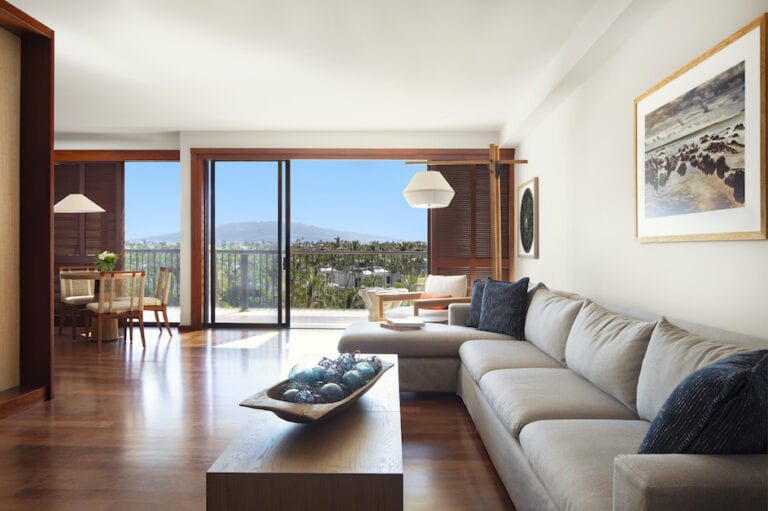 MNL_Ocean_View_Deluxe_Suite_Li