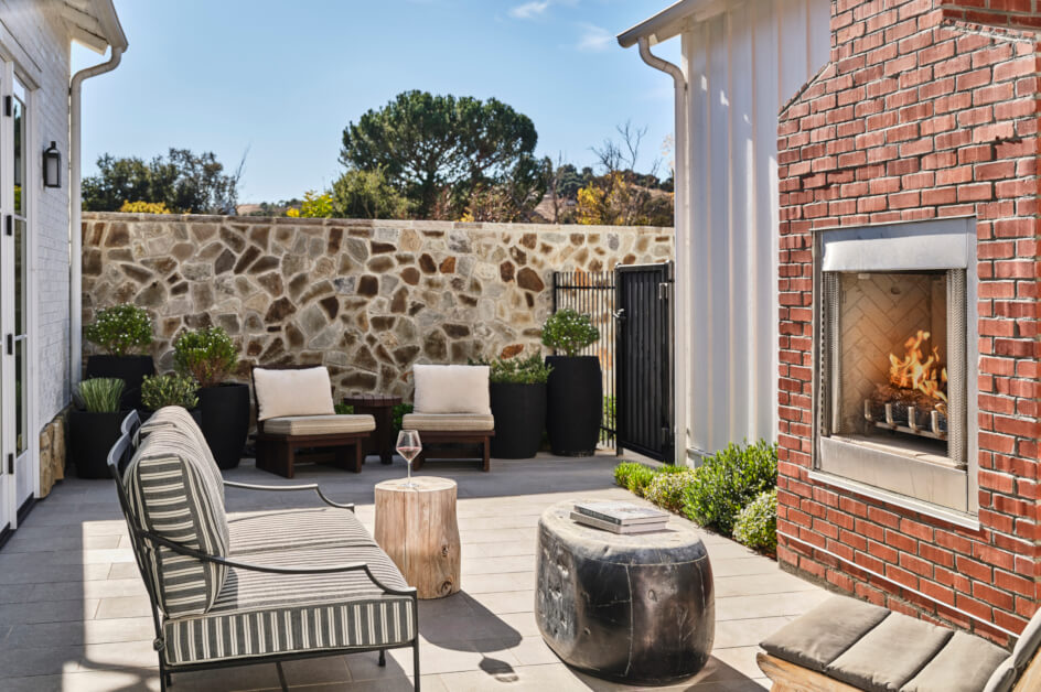 Two Bedroom Courtyard Suite | Matteis Tavern