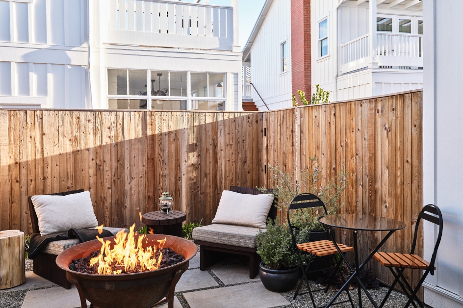 Garden Terrace Two Queen Studio | Matteis Tavern