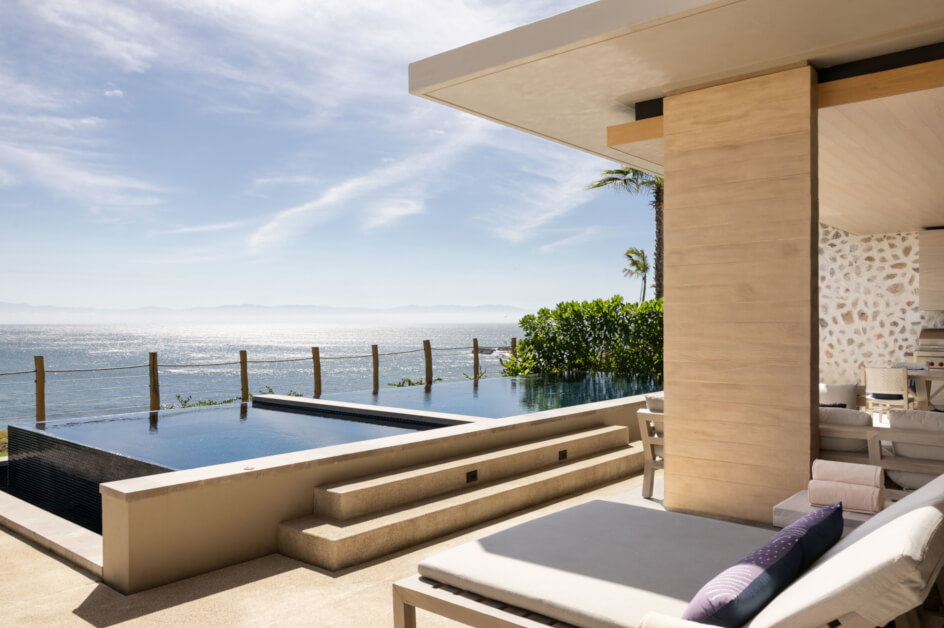 Two Bedroom Oceanfront Cliffside Residence with Pool - Susurros