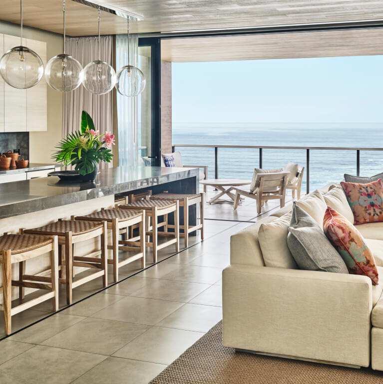 u*様 AUBERGE cruise 44 Three Bedroom Oceanfront Cliffside Residence with Hot Tub