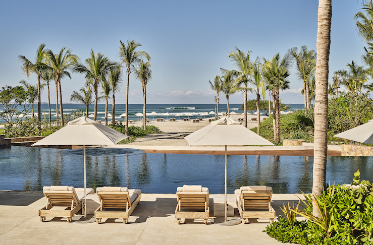 Beach and Pools - Susurros del Corazón