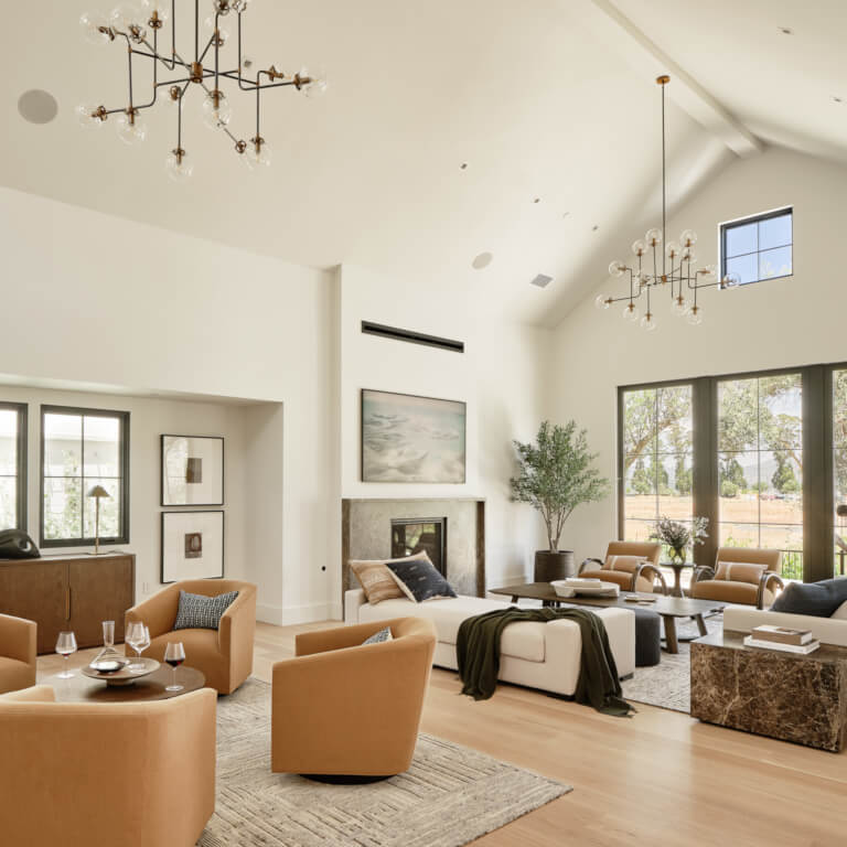 Six Bedroom Vineyard Home with Four Kings and Two Queens - Stanly Ranch