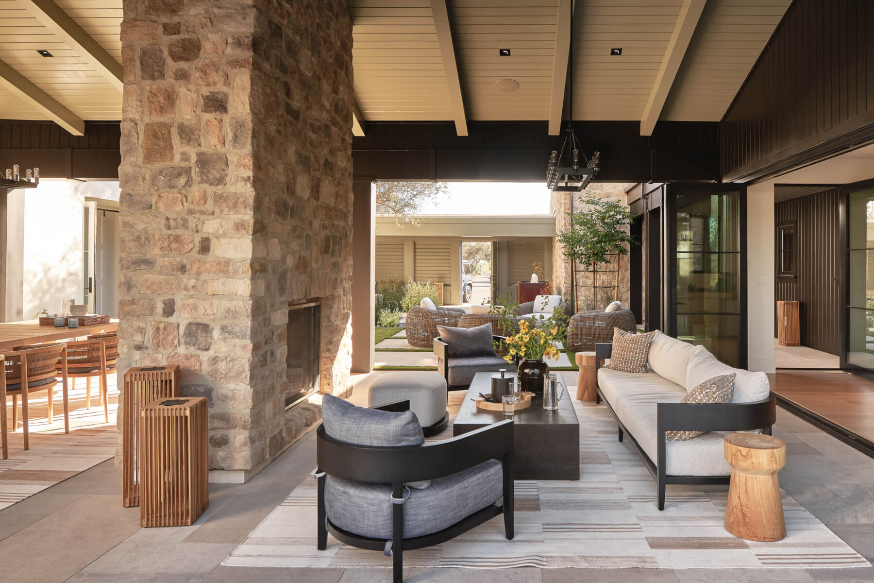 Five Bedroom Vineyard Home with Four Kings and One Queen - Stanly Ranch